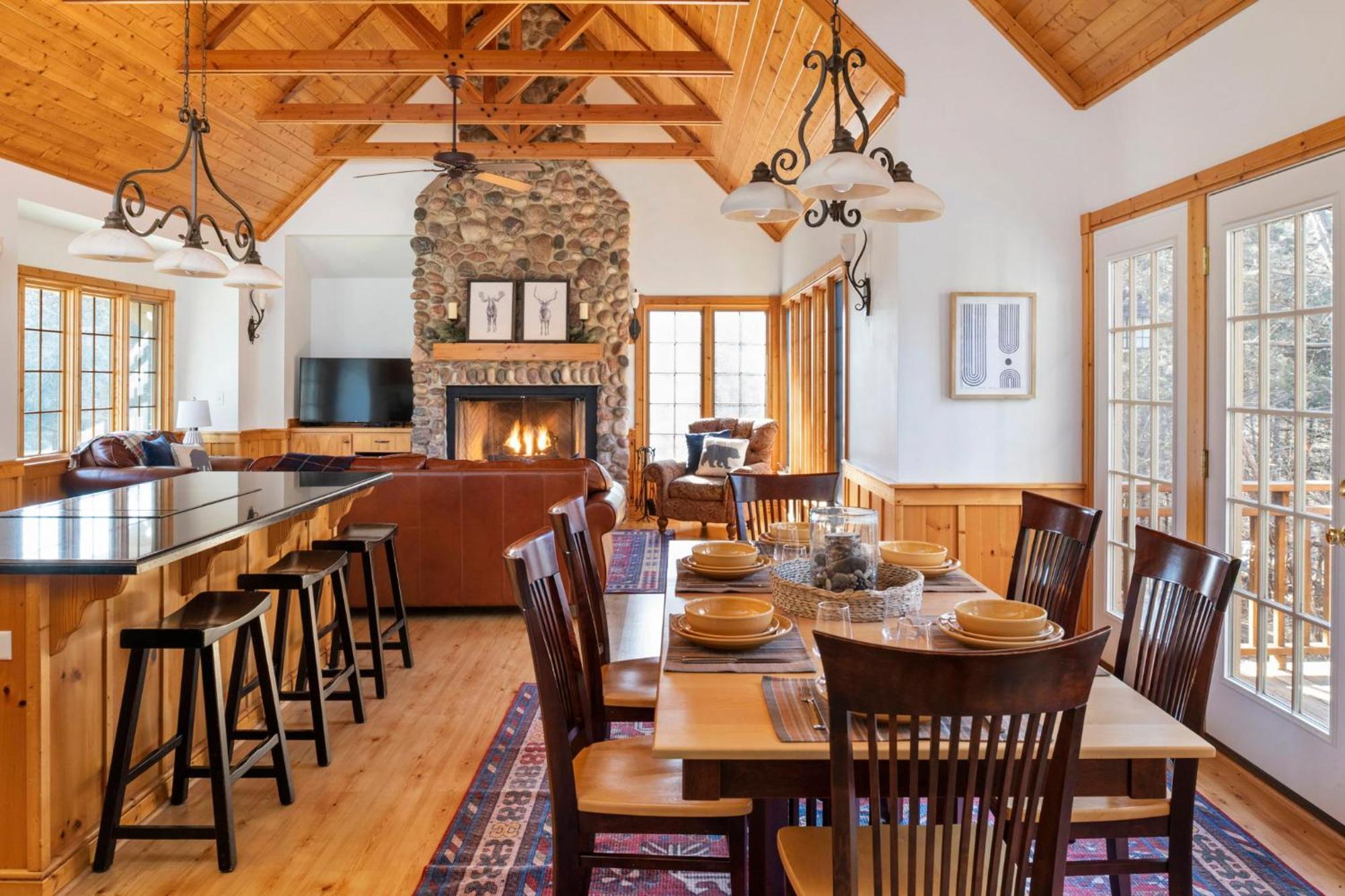 The Lodge, 'North Woods' Style, Boutique Galena Getaway! Exterior photo